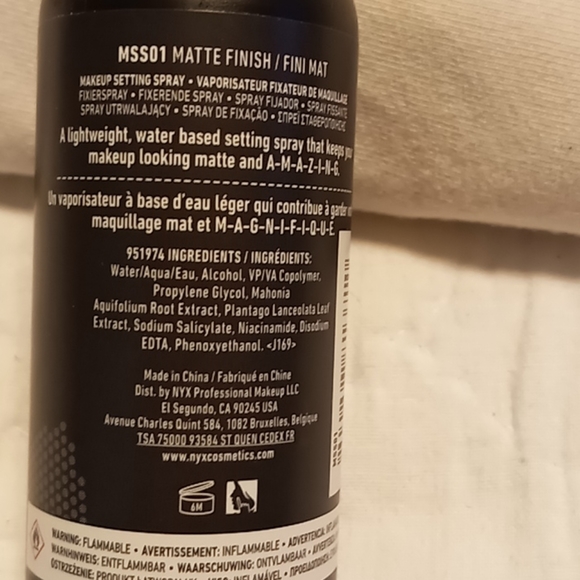 NYX  Matte Finish Makeup Setting Spray - Picture 3 of 4